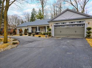 16945 Canterbury St, Livonia, MI 48154