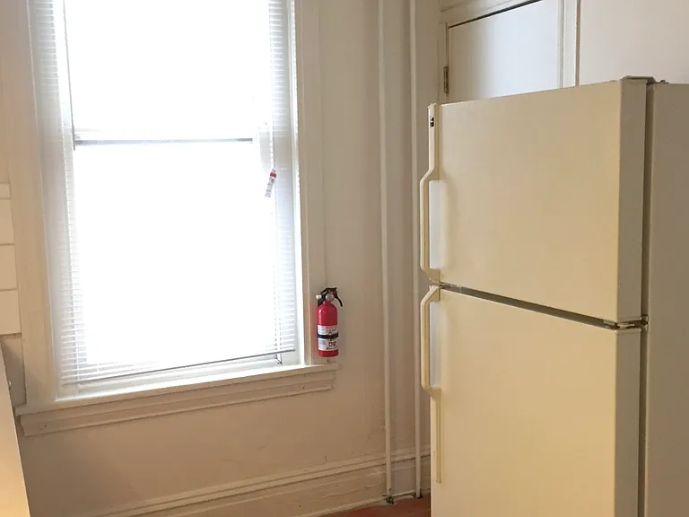 809 N Van Buren St #1A — Photo 5