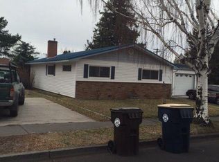 653 NW 9th St, Redmond, OR 97756