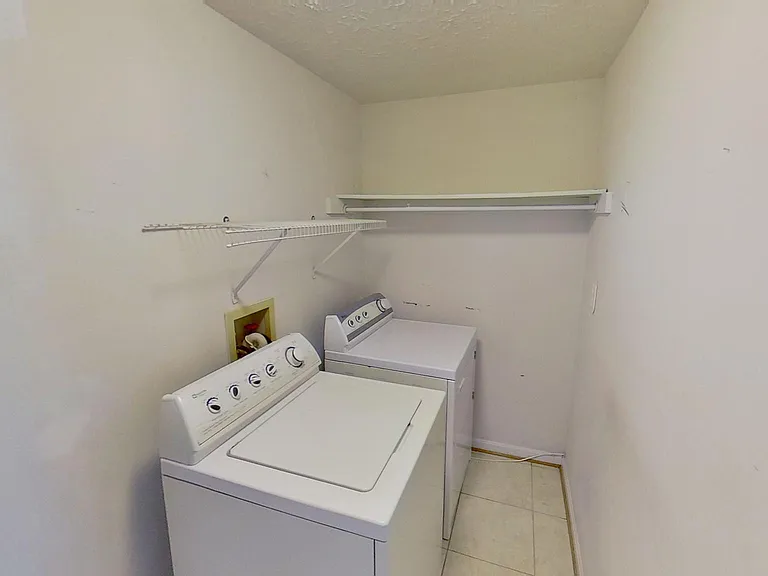 5911 Herring Ct — Photo 36