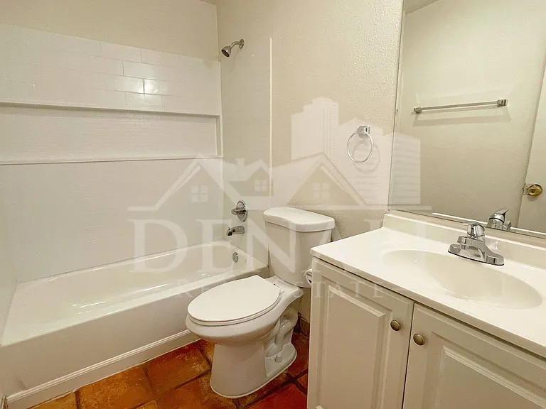 1404 W Fresno St #1 — Photo 12
