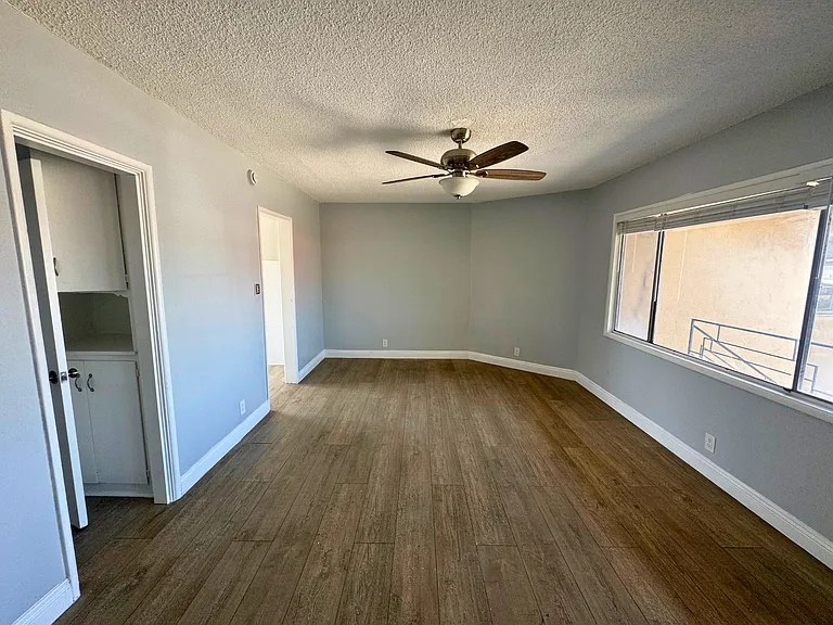 6710 S La Cienega Blvd #1 — Photo 2