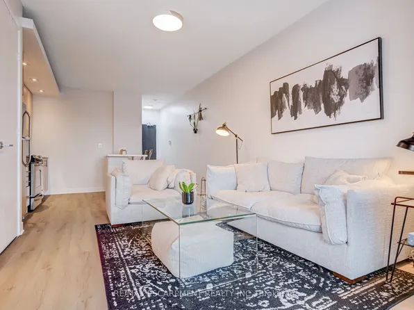 165 Legion Rd N #2623, Toronto, ON M8Y 0B3