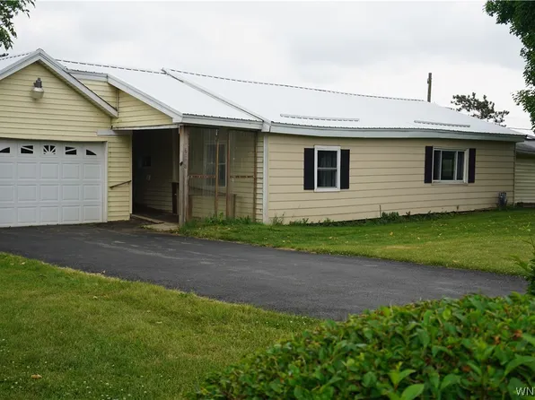 6048 Curriers Rd, Arcade, NY 14009