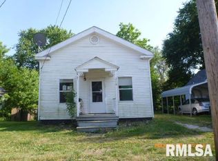 214 W Spruce St, Canton, IL 61520