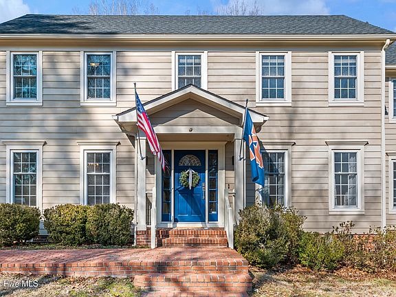 5th image of 2215 Perry Drive