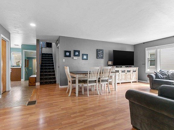 4th image of 914 Wilson Ave