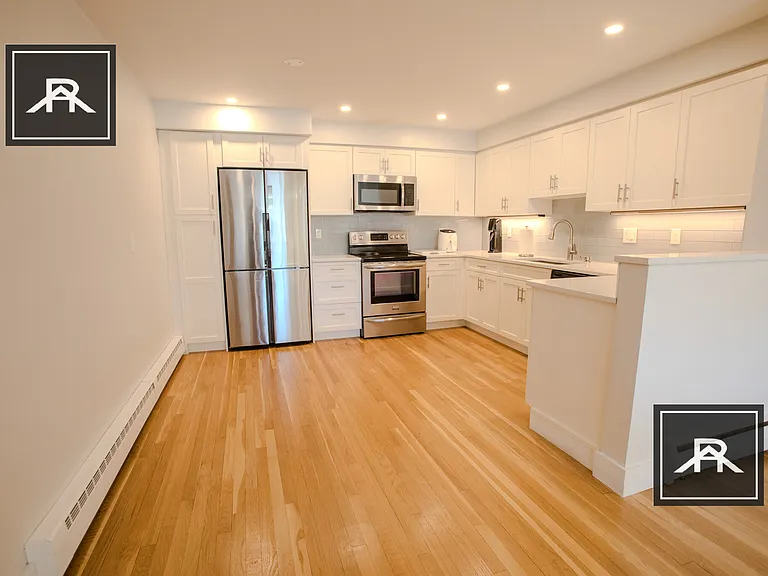 50 Green St #403 — Photo 10