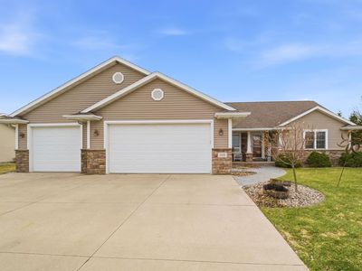 535 Coonen Dr, Combined Locks, WI, 54113
