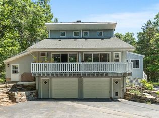 14 Pine Ridge Dr, Ayer, MA 01432