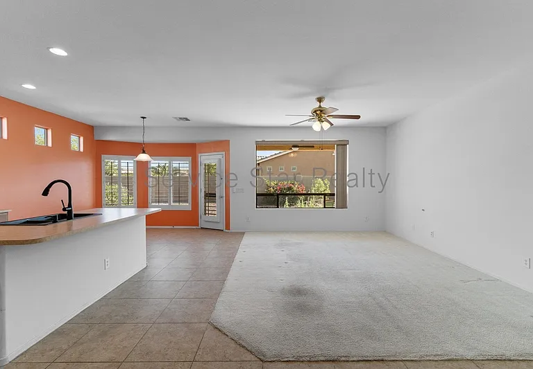 42181 W Basie Ln — Photo 12