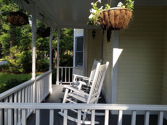 2nd image of 905 Williamsburg Dr