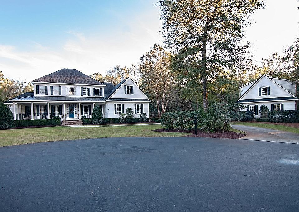 Main House & Detached Bldg