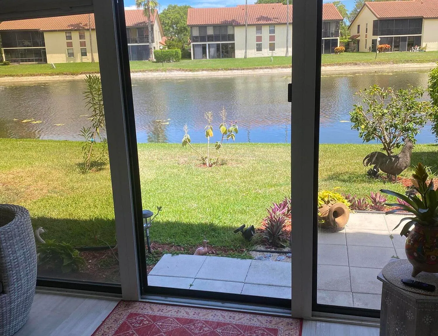 3 bed, 2.0 bath, 1469 sqft, $4,250 — Photo 1