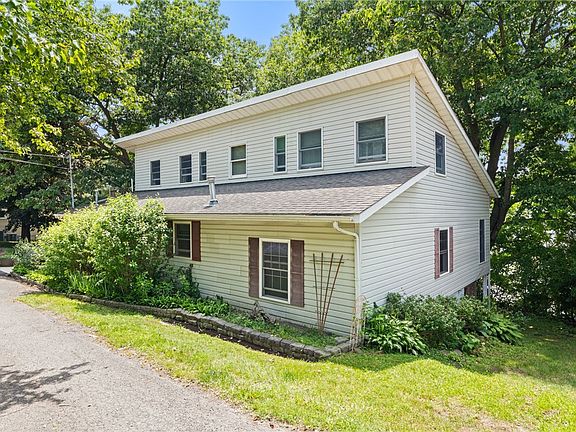 4th image of 3907 N Falls Rd