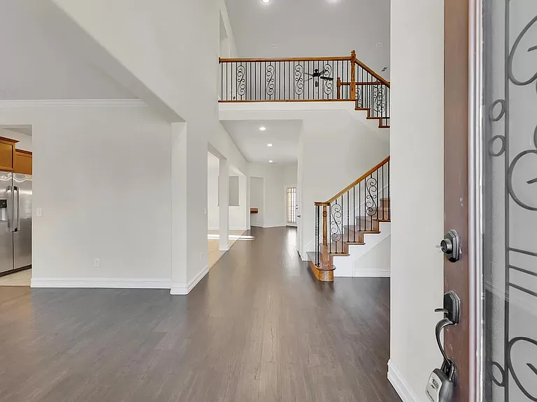 1044 Palmetto Dr — Photo 4