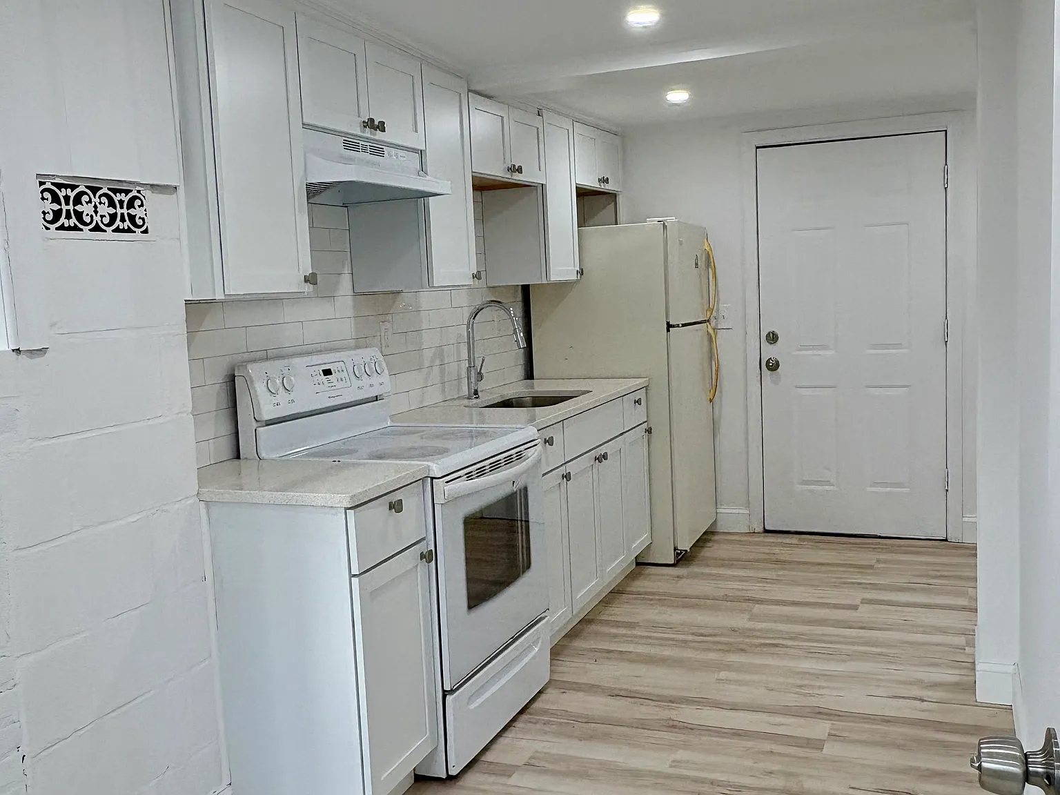 Great Neck Rd N, Mashpee — Photo 4
