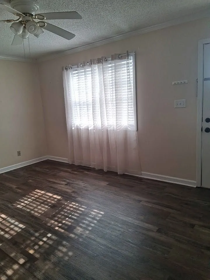2 bed, 1.5 bath, $875 — Photo 4