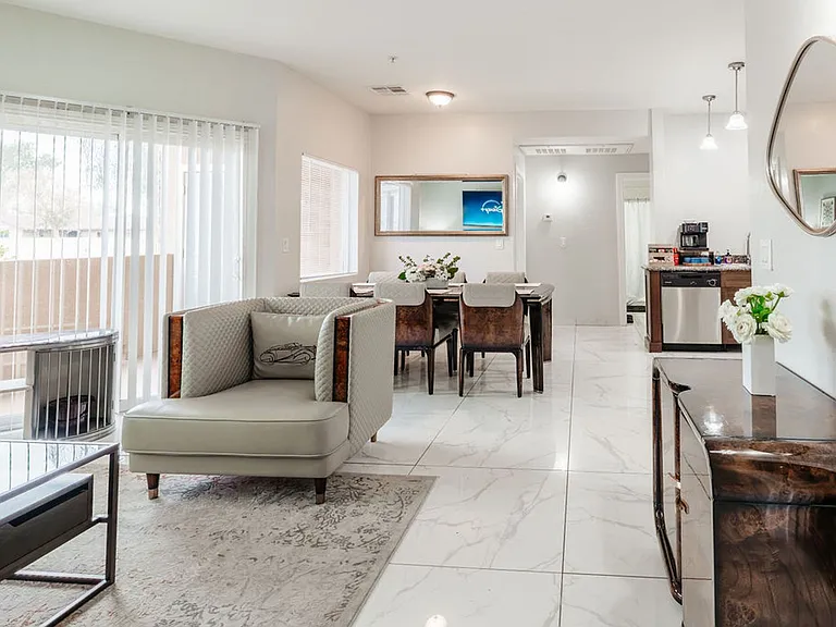 Desert View Apartments — Photo 18