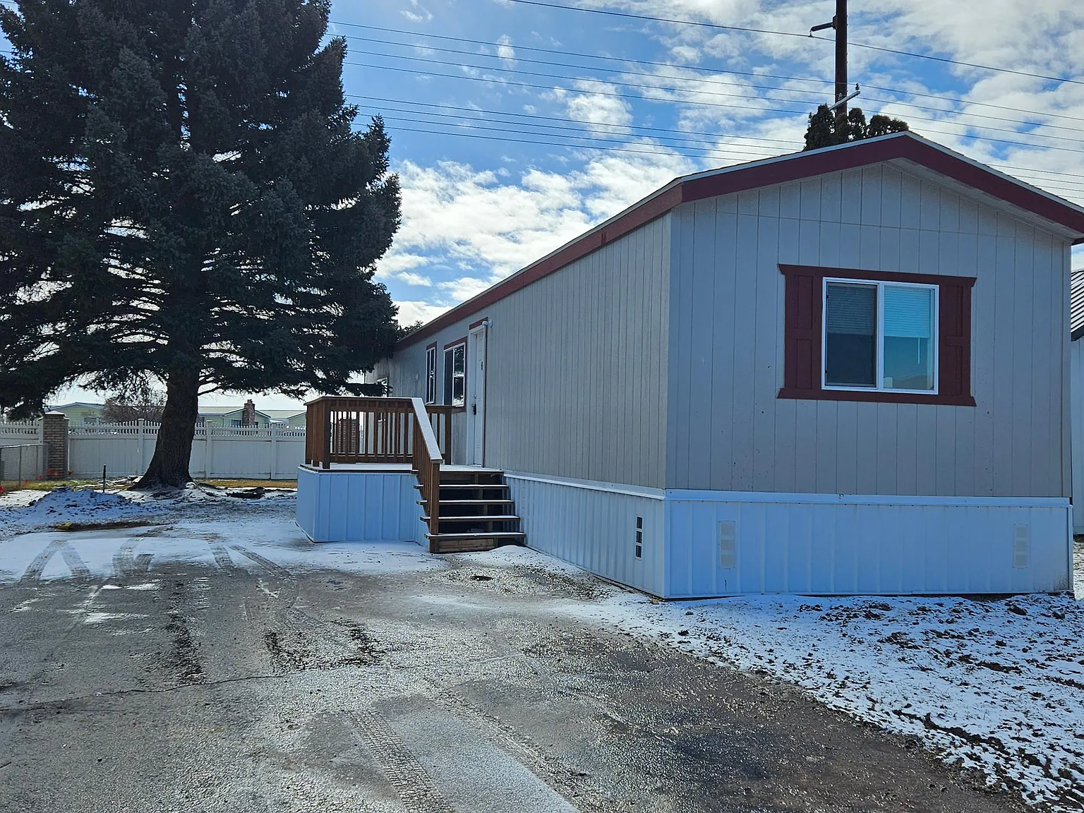 3 bed, 924 sqft, $1,450 — Photo 1