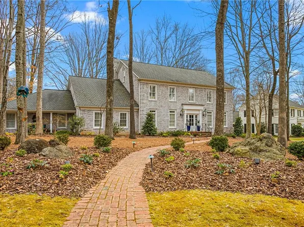 402 Parkmont Dr, Greensboro, NC 27408