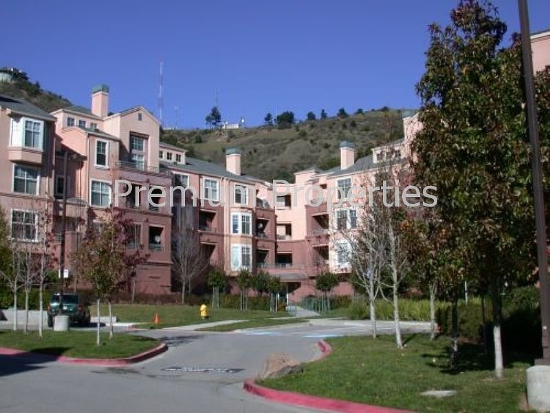 1st image of 260 Caldecott Ln Unit 316