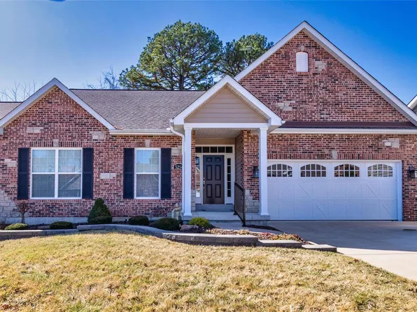 5254 Hollow Wood Ct, Saint Louis, MO 63128