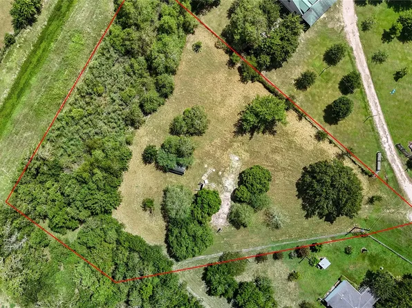 8037 Pesek Ln, Needville, TX 77461