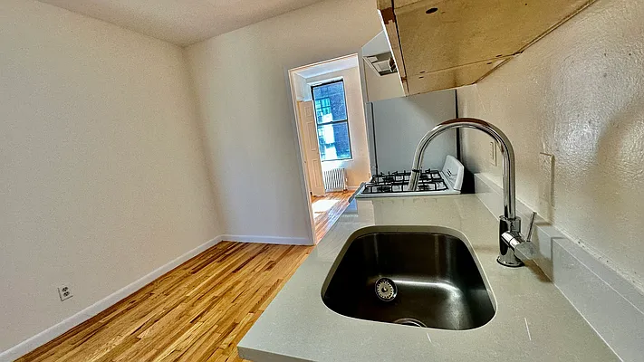Rented by HOLTON REAL ESTATE INC. | media 10