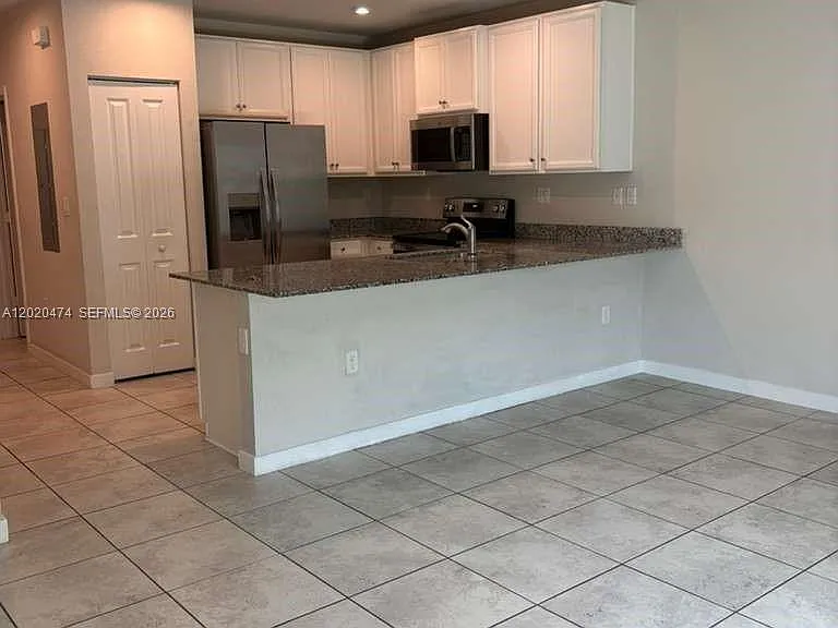 440 NW 11th Ave #1 — Photo 2