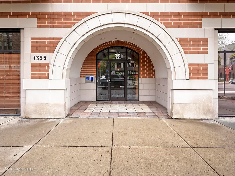 1355 W Washington Blvd #3B — Photo 3