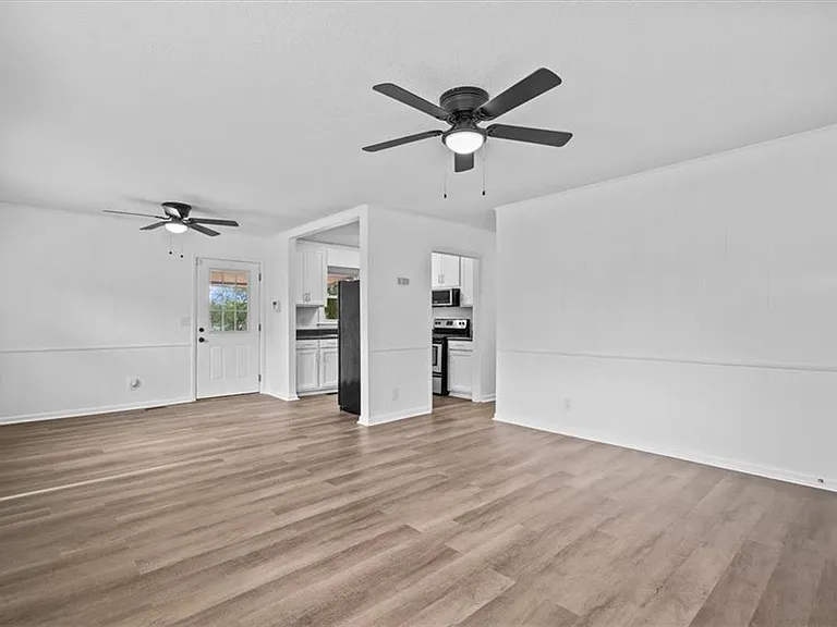 215 Thomas Heights Cir — Photo 6