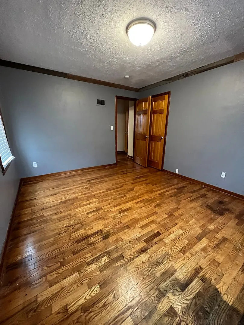 Large 5 Bedroom, 2 Bath La Crosse Rental with Two Living Areas, Garage & Central Air — Photo 4