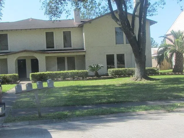 Unit on far Left. End Unit