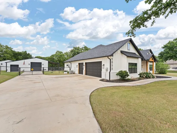 1098 Twin Creeks Dr, Weatherford, TX 76088