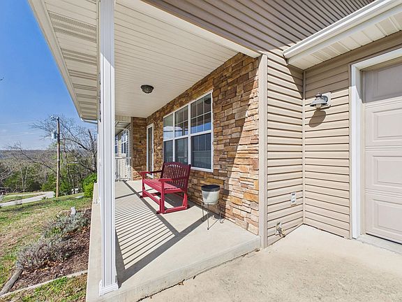 4th image of 113 Waterfront Cir