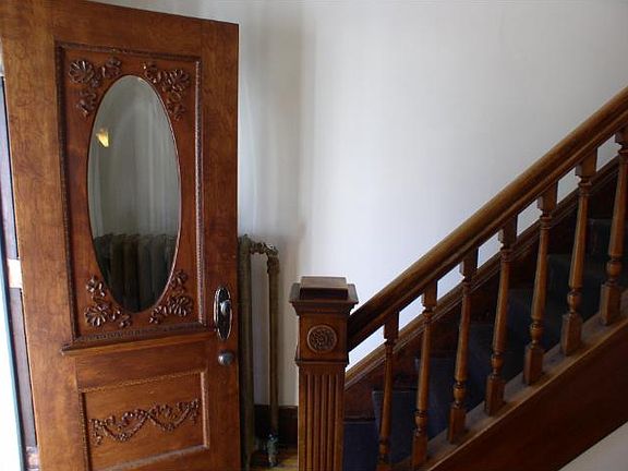 3rd image of 233 Banfil St