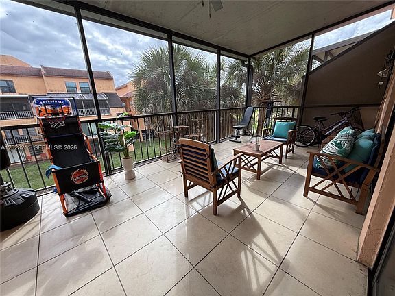 5th image of 450 Commodore Dr APT 306