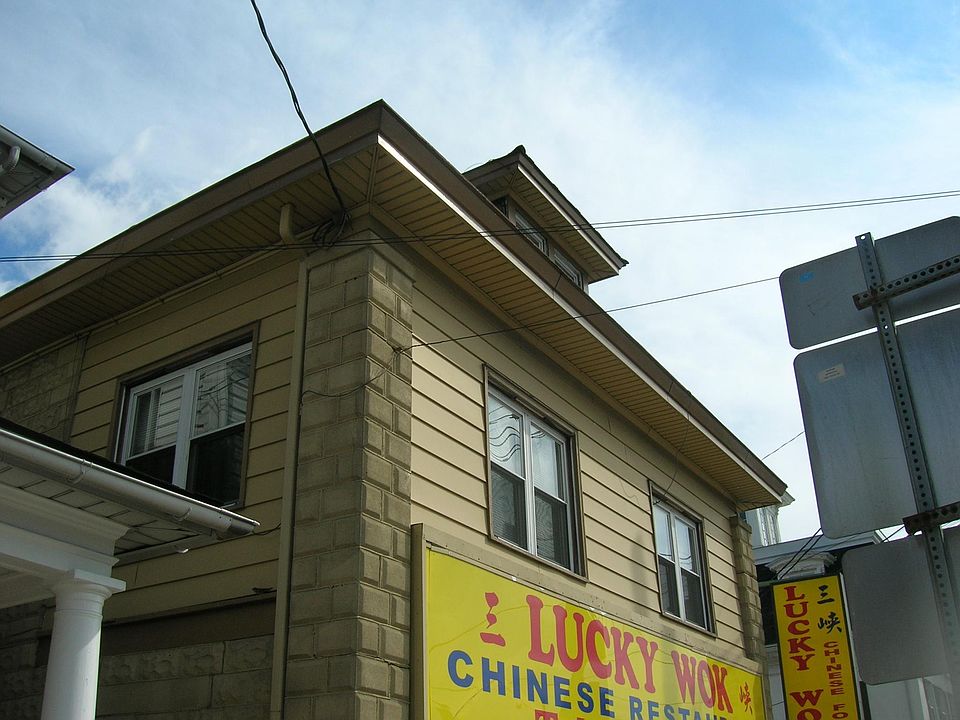 2nd floor apt above Lucky Wok restaurant