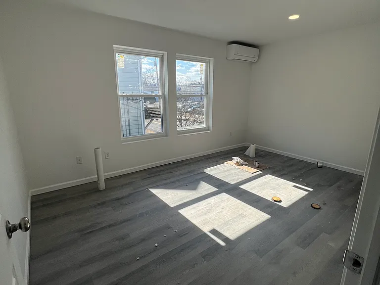 240 N Courtland St #2 — Photo 6