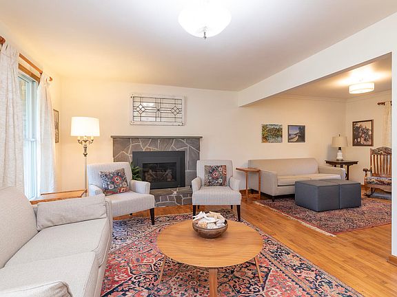 4th image of 2208 Quincy Ave