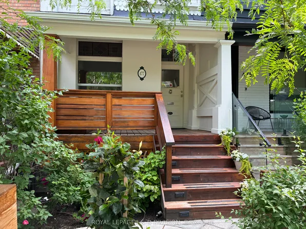 477 Roxton Rd, Toronto, ON M6G 3R5