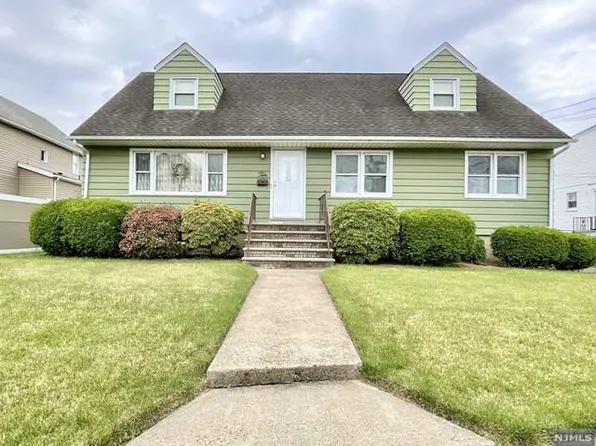10 Harrison Ave, Saddle Brook, NJ 07663