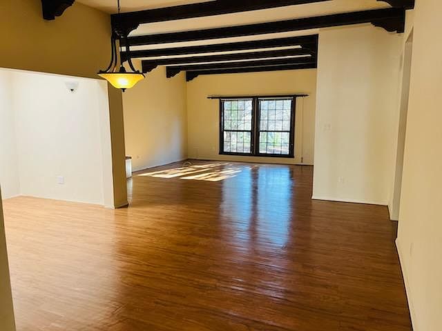 1st image of 318 Calle Estado