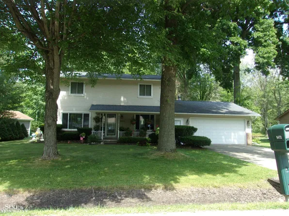 9472 Lakepointe Blvd, Algonac, MI 48001