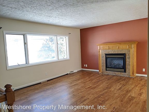 3rd image of 1807 Bonneville Dr