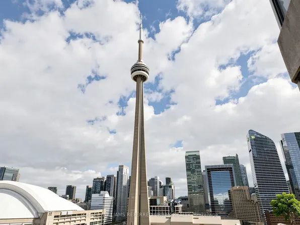 230 Queens Quay W #2325, Toronto, ON M5J 2Y7