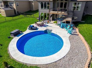 807 W Solomon Dr, Lone Jack, MO 64086
