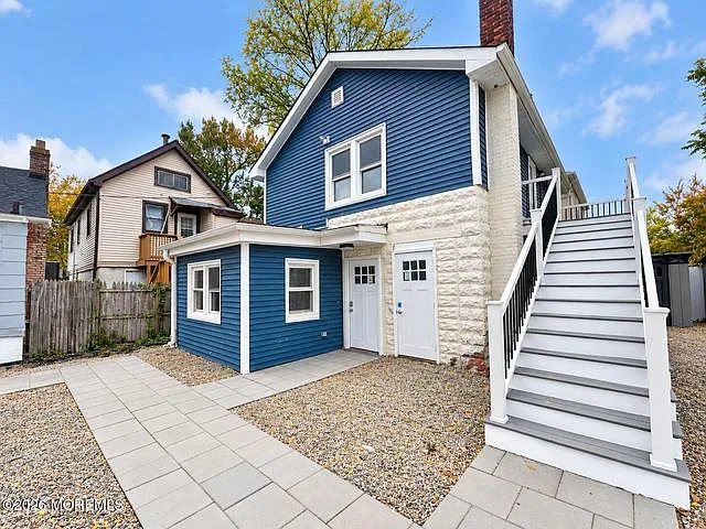 71 Oak St — Photo 1