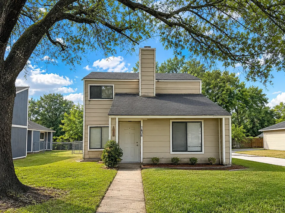 1406 Lemon Tree Ln #1